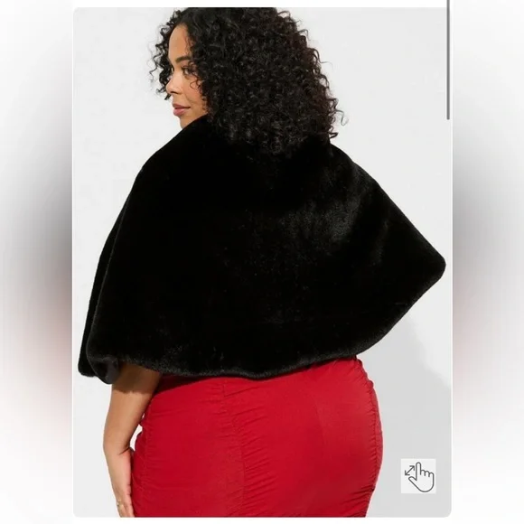 Torrid Faux Fur Cape NWT - Picture 4 of 4